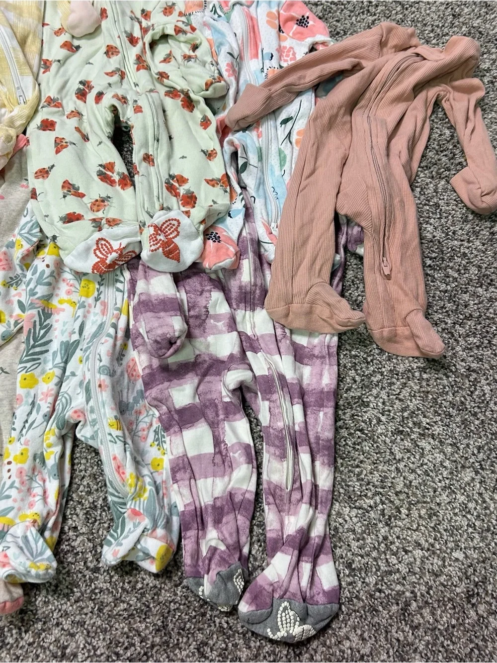 Baby Girl Clothes Lot/bundle of 8 Pajamas Sleepers Carter’s & More Newborn